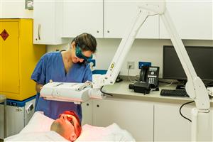 فوتوداینامیک تراپی سرطان؛ فرصت ها و چالش ها